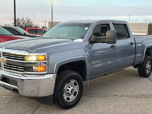 Used 2016 Chevrolet Silverado 2500 W/T image 2