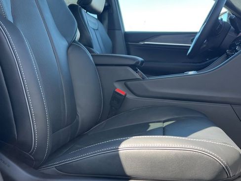 New 2025 Jeep Grand Cherokee Overland w/ Luxury Tech Group IV image 10