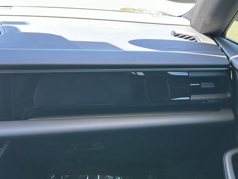 Used 2025 Porsche Macan Electric RWD image 26