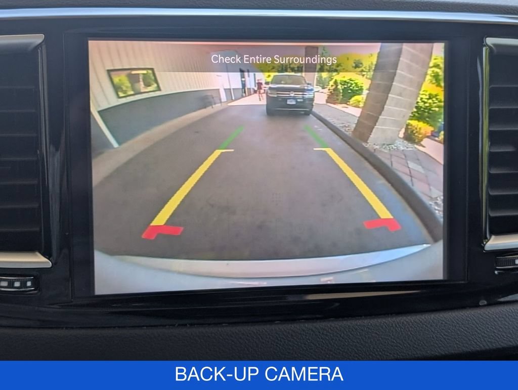 Used 2024 Chrysler Pacifica Touring-L FWD image 24
