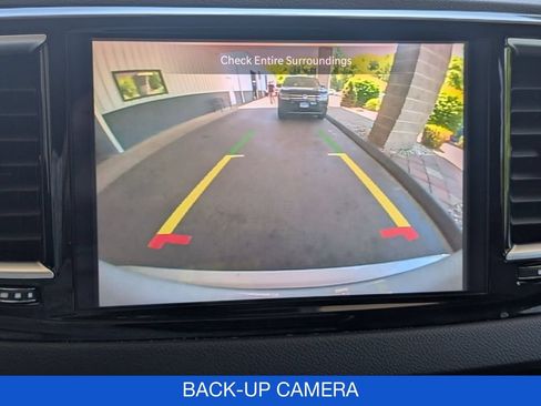 Used 2024 Chrysler Pacifica Touring-L FWD image 24