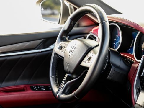 Used 2019 Maserati Ghibli S image 13