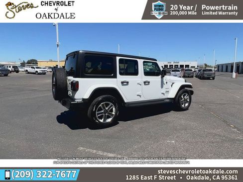 Used 2022 Jeep Wrangler Unlimited Sahara AWD/4WD image 12