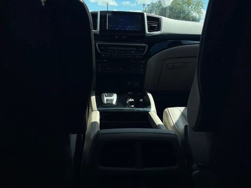 Used 2017 Honda Pilot Elite image 22