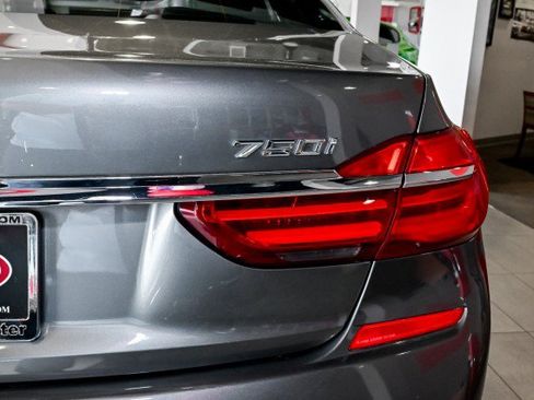 Used 2019 BMW 750i xDrive w/ M Sport Package AWD/4WD image 44
