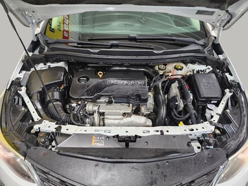 Used 2017 Chevrolet Cruze LT image 27