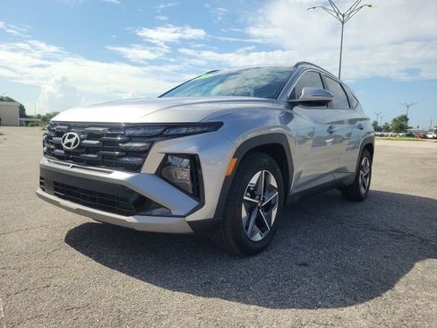 Used 2025 Hyundai Tucson SEL FWD image 3