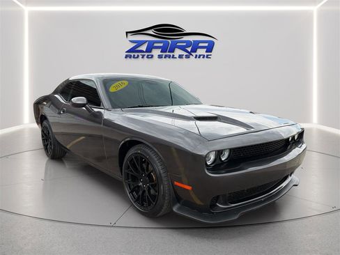 Used 2016 Dodge Challenger SXT RWD image 9