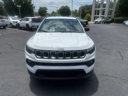 Used 2023 Jeep Compass Latitude AWD/4WD image 9