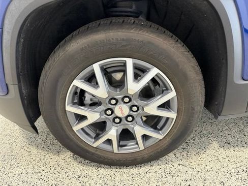 Used 2023 GMC Acadia SLT w/ Technology Package AWD/4WD image 39