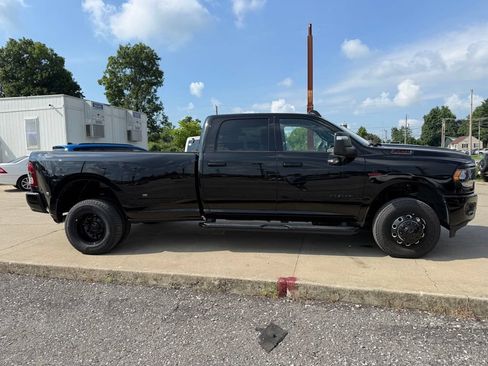 Used 2024 RAM 3500 Big Horn w/ Night Edition AWD/4WD image 5