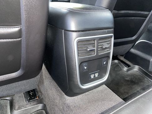Used 2018 Dodge Charger GT image 30