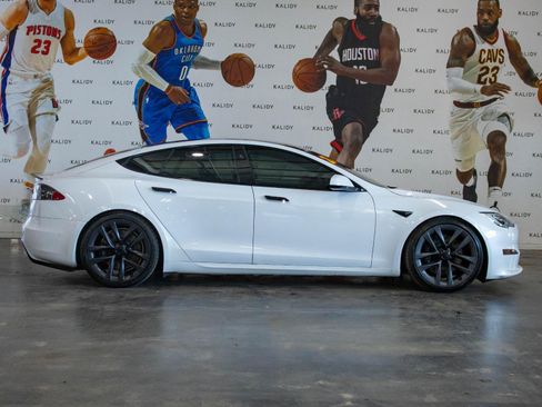 Used 2021 Tesla Model S Plaid image 17