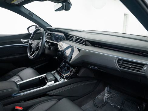 Used 2023 Audi e-tron S Premium Plus image 27
