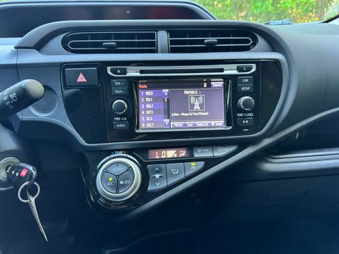 Used 2016 Toyota Prius C One FWD image 13