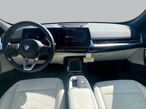 Used 2026 BMW X1 xDrive28i w/ Convenience Package AWD/4WD image 5