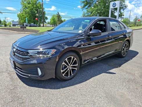 Used 2024 Volkswagen Jetta Sport FWD image 3