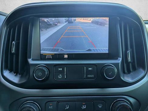 Used 2019 Chevrolet Colorado Z71 image 12