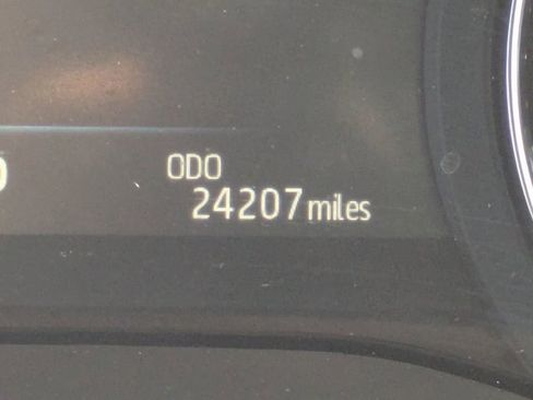 Used 2022 Toyota Sienna Limited image 25