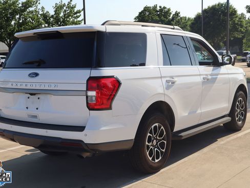 Used 2022 Ford Expedition XLT AWD/4WD image 3
