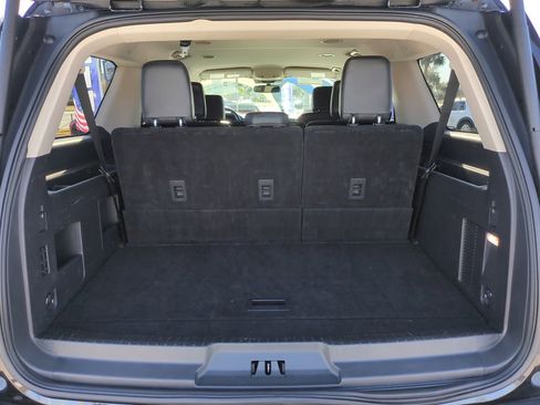 Used 2024 Ford Expedition Max XLT image 13