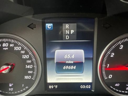 Used 2017 Mercedes-Benz GLC 300 4MATIC Coupe image 4