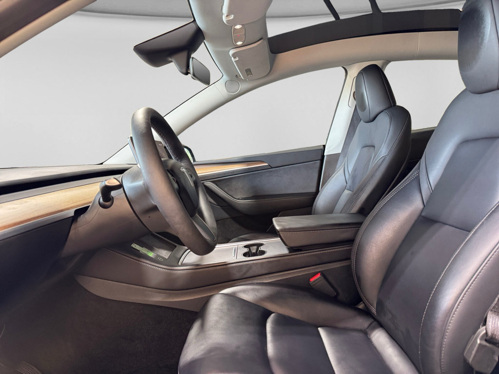 Used 2023 Tesla Model Y 2WD image 16
