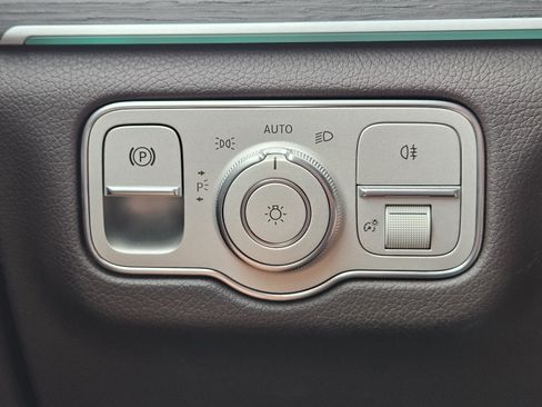 Used 2022 Mercedes-Benz GLS 450 4MATIC image 19