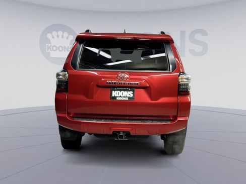 Used 2020 Toyota 4Runner SR5 Premium image 11