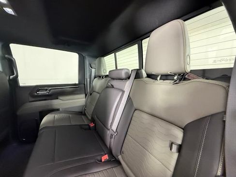 Used 2024 Chevrolet Silverado 2500 ZR2 w/ Technology Package AWD/4WD image 23
