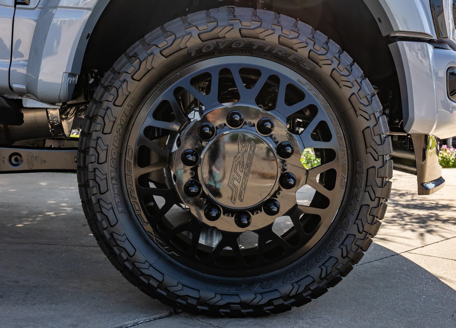 Used 2026 Ford F450 Platinum w/ FX4 Off-Road Package AWD/4WD image 12