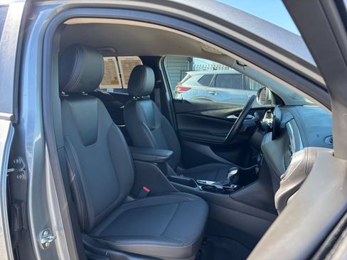 Used 2025 Buick Encore GX Preferred AWD/4WD image 34