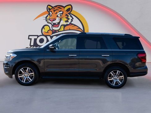 Used 2024 Ford Expedition Limited image 8
