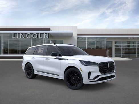 New 2026 Lincoln Aviator Reserve w/ Jet Appearance Package image 7