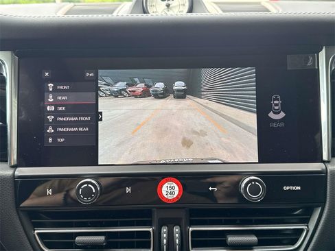 Used 2025 Porsche Macan Turbo image 23
