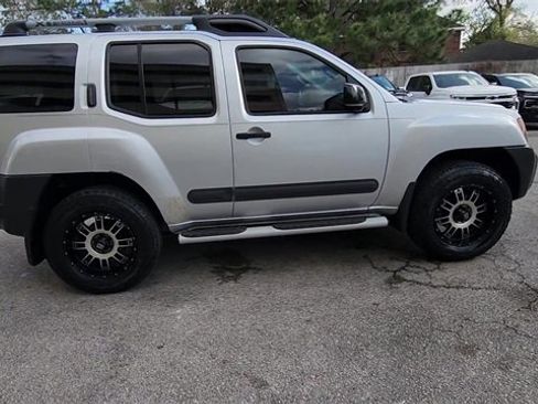 Used 2015 Nissan Xterra S image 9