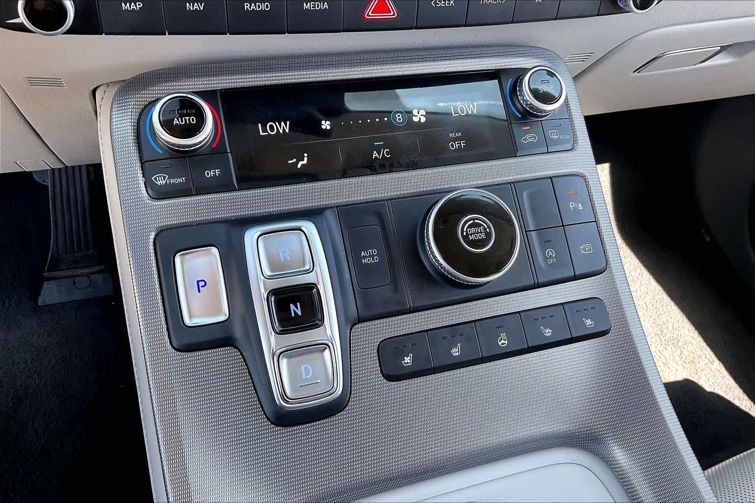 Used 2024 Hyundai Palisade Calligraphy FWD image 31