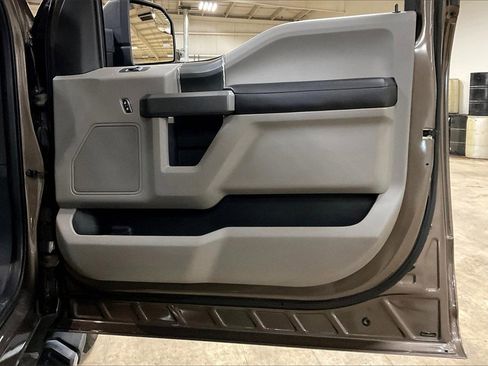 Used 2015 Ford F150 XLT w/ Equipment Group 302A Luxury image 21