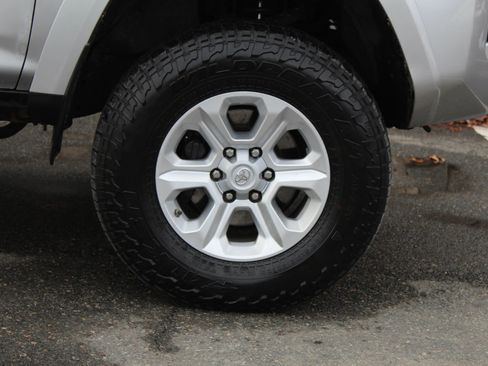 Used 2015 Toyota 4Runner SR5 image 35