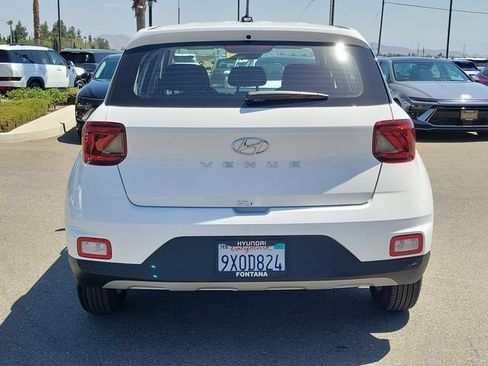 Certified 2026 Hyundai Venue SE FWD image 32