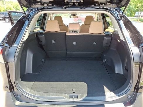 Used 2025 Toyota RAV4 LE AWD/4WD image 27