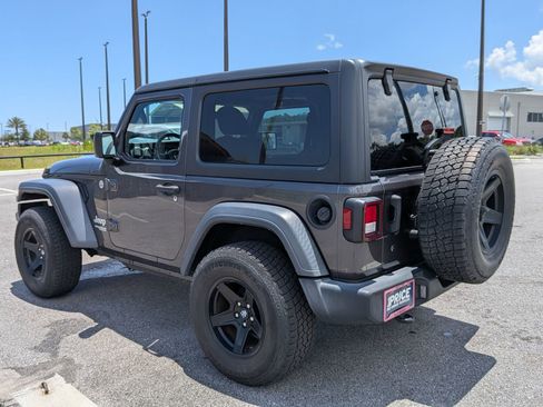 Used 2020 Jeep Wrangler Sport AWD/4WD image 3