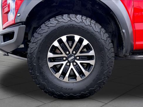 Used 2019 Ford F150 Raptor w/ Equipment Group 802A Luxury AWD/4WD image 11
