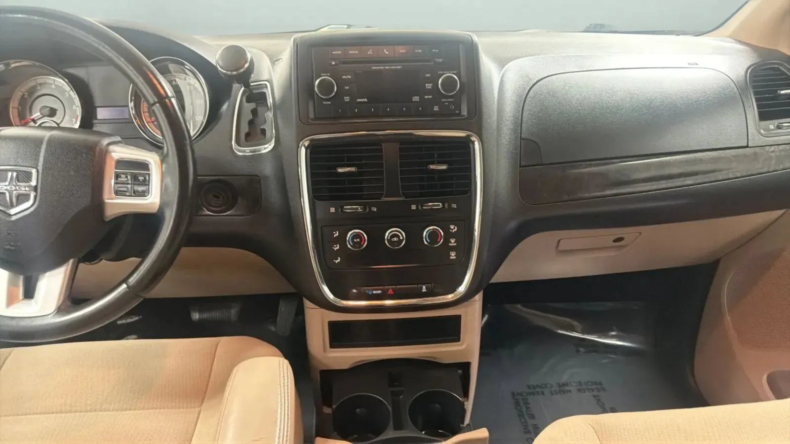 Used 2015 Dodge Grand Caravan American Value Package w/ UConnect Hands-Free Group FWD image 14