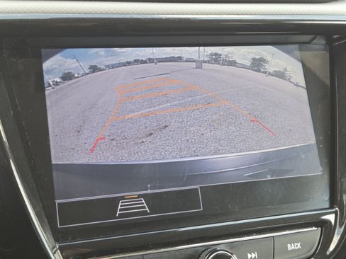 Used 2021 Chevrolet TrailBlazer LT w/ Sun and Liftgate Package FWD image 7