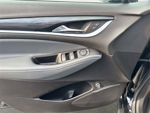 Used 2019 Buick Enclave Essence image 16