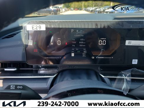 New 2026 Kia Carnival EX FWD image 28