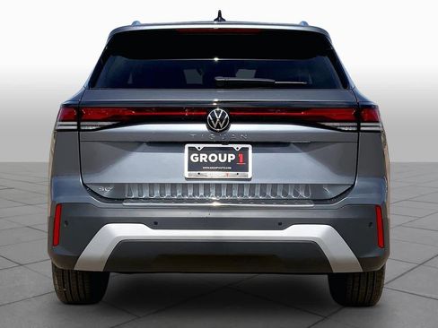 New 2026 Volkswagen Tiguan SE FWD image 4