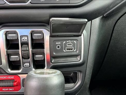 Used 2020 Jeep Wrangler Unlimited Rubicon AWD/4WD image 16