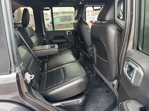Used 2022 Jeep Wrangler Unlimited Sahara image 26
